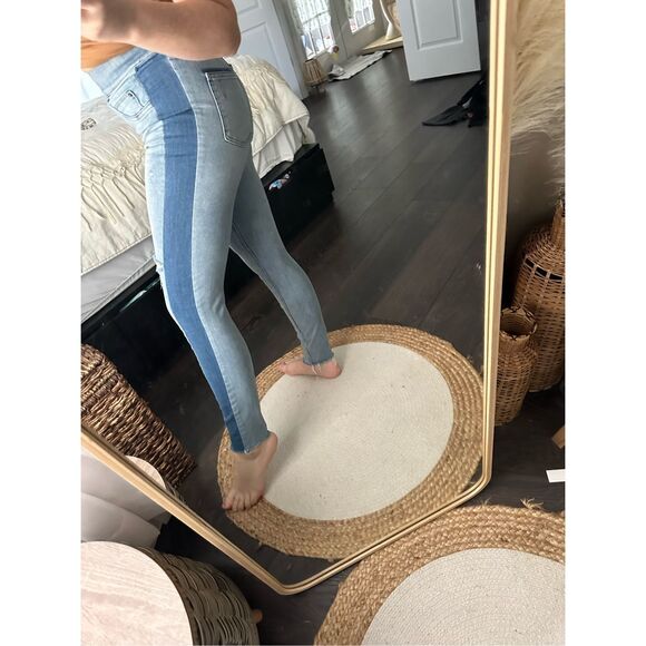 Spanx Pull On Distressed Skinny Jeans Size Small - Picture 3 of 7